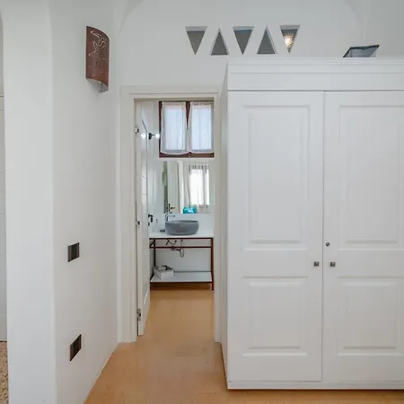 Sorella Luna Boutique, Centro Di Гостевой дом