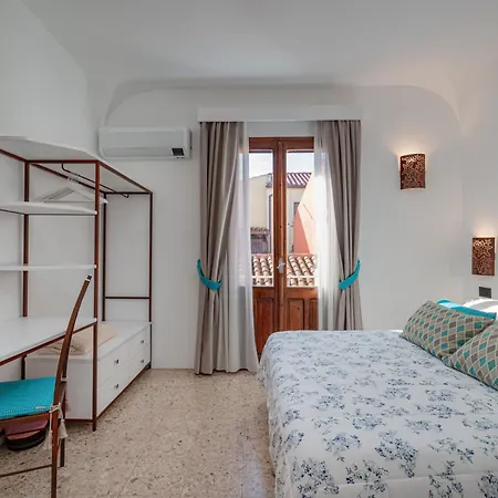 Sorella Luna Boutique, Centro Di Ольбия
