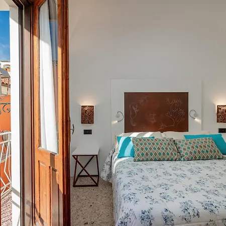 Sorella Luna Boutique, Centro Di 3* Ольбия