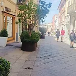 Sorella Luna Boutique, Centro Di Affittacamere 3*