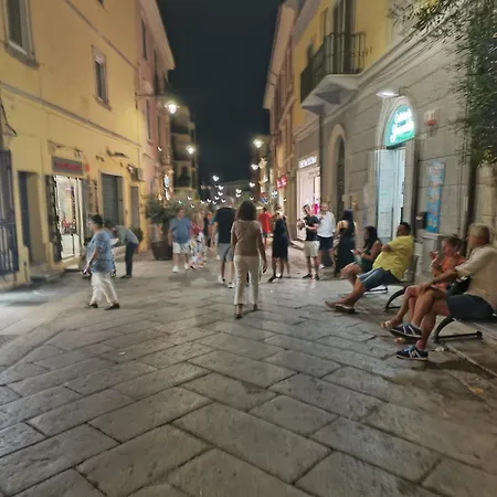 Sorella Luna Boutique, Centro Di