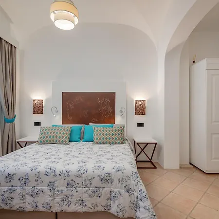 Sorella Luna Boutique, Centro Di Affittacamere Olbia