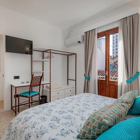 Sorella Luna Boutique, Centro Di *