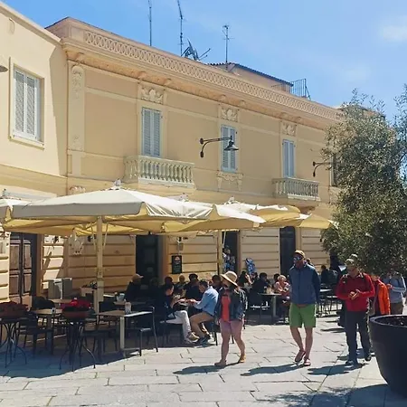 Sorella Luna Boutique, Centro Di 3* Olbia