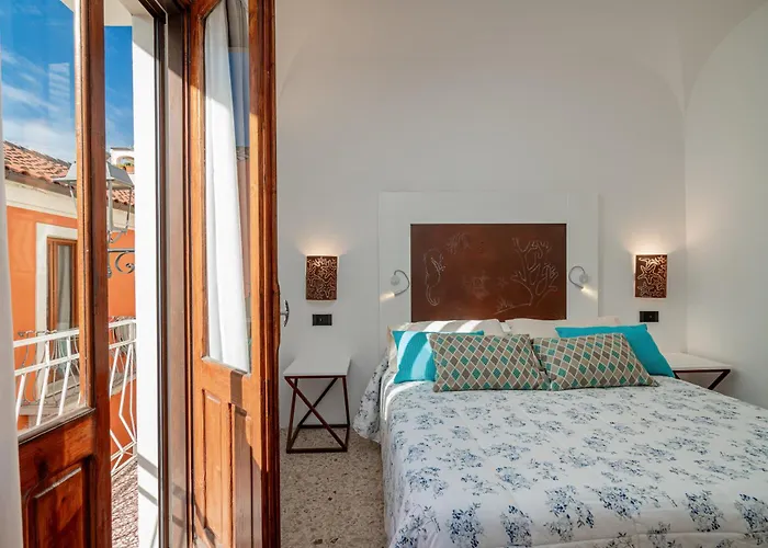 Sorella Luna Boutique, Centro Di 3* 奧爾比亞